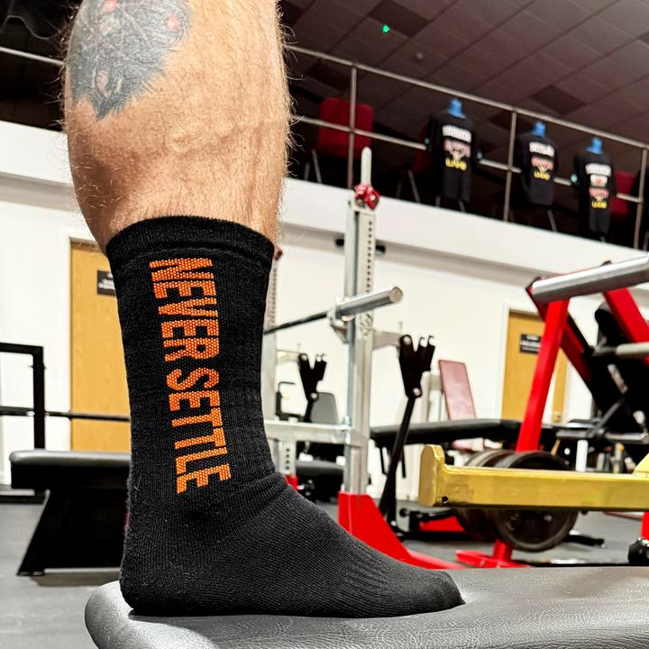 NEVER SETTLE Socks